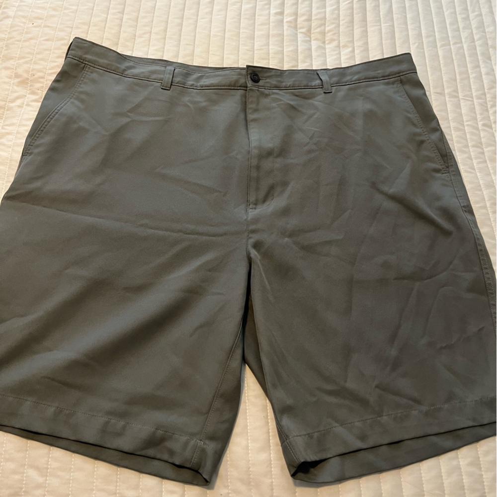 Men’s PGA golf shorts